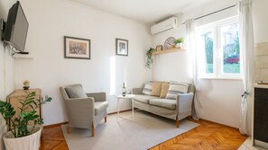 TV - House Rilovic by Villas Guide (Gruda)