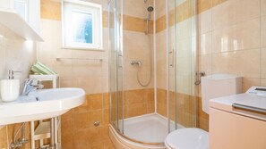 Shower, hair dryer, towels - House Rilovic by Villas Guide (Gruda)
