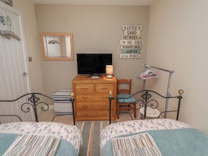 2 bedrooms, individually decorated, individually furnished, free WiFi - Tidal Watch (Seahouses)