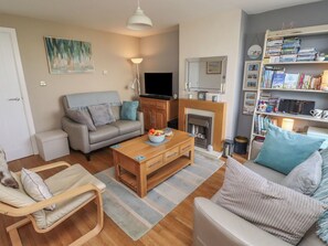 Living area - Tidal Watch (Seahouses)