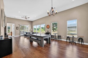 TV, offices - Cozy Getaway w/ Hot Tub & Game Room (Horseshoe Bay)