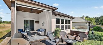 Cozy Getaway w/ Hot Tub & Game Room