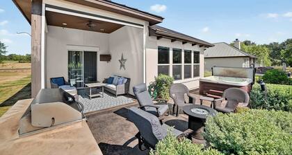 Cozy Getaway w/ Hot Tub & Game Room