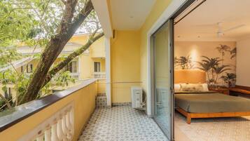 Basic-Villa, Balkon, Gartenblick