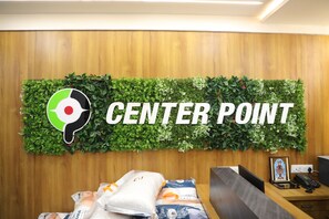 Reception - HOTEL CENTER POINT (Halvad)