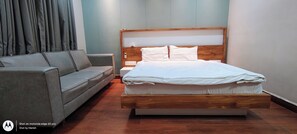 Luksushuone | Kannettavalle tietokoneelle sopiva työtila, ilmainen Wi-Fi