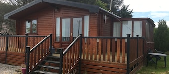 Ballyskelly lodge - Private 3-bed lodge with spectacular views of Cromarty Firth