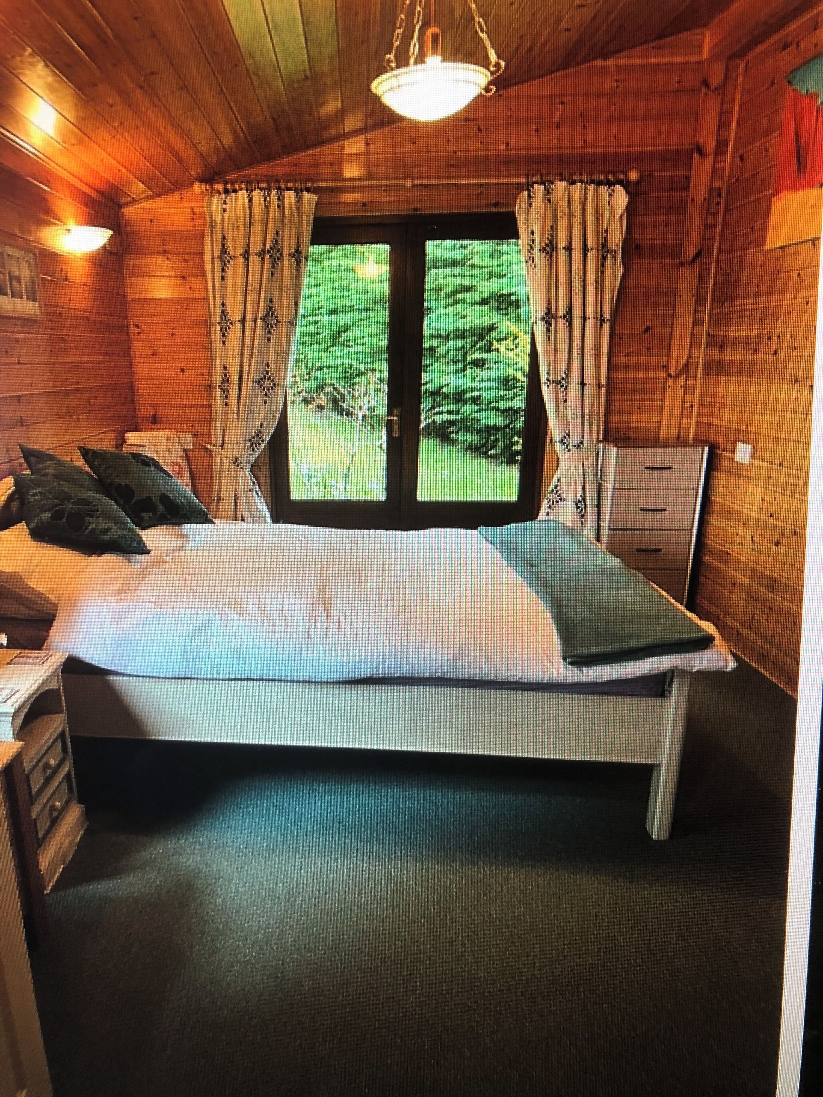 3 bedrooms, iron/ironing board, travel crib, free WiFi