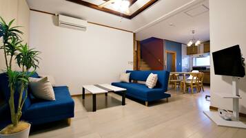 Apartment | Blackout curtains, free WiFi