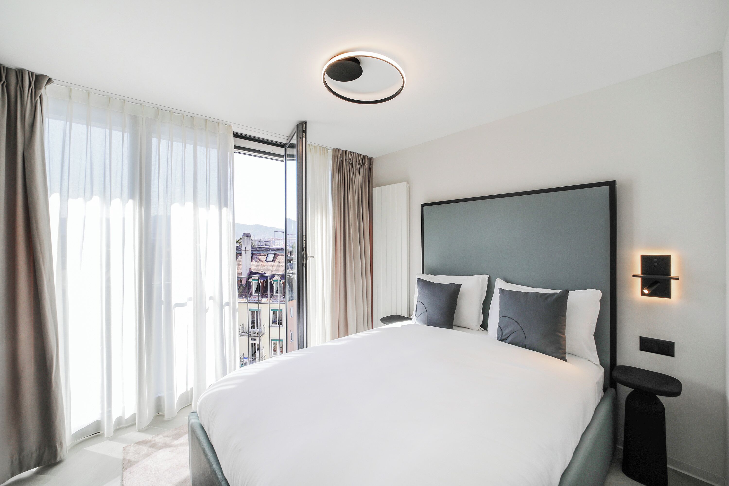 Studio Junior City View, Mini Bar | Iron/ironing board, WiFi (free), bed sheets