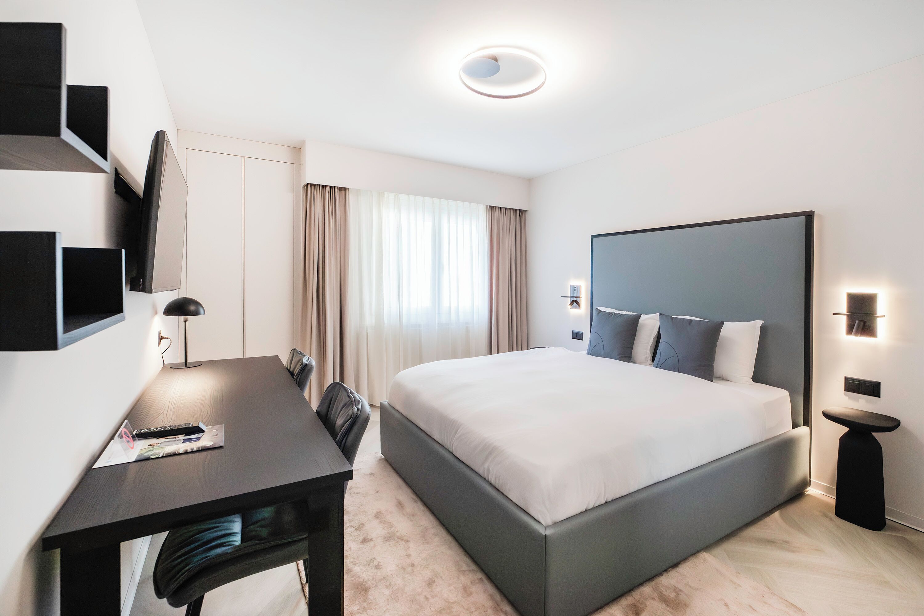 Studio Senior, Mini Bar | Iron/ironing board, WiFi (free), bed sheets