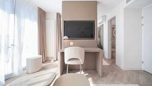 Studio suite, uitzicht op de stad | Een strijkplank/strijkijzer, gratis wifi, beddengoed