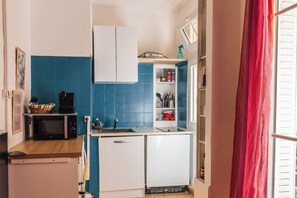 Microwave, stovetop, dishwasher
