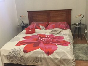 WiFi, bed sheets