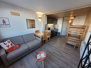 TV - Renovated studio at slopes, Mont Blanc view (Plagne Aime 2000)