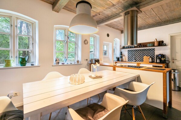 Dining - Holiday Home 'Casa Del Norte' with Private Garden and Wi-Fi (Neukirchen)