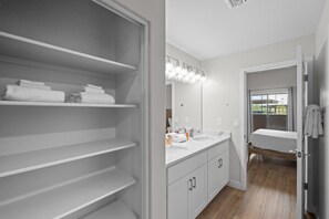 2 Schlafzimmer, Schreibtisch, kostenloses WLAN, Bettwäsche