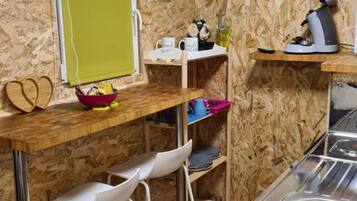 Réfrigérateur, micro-ondes