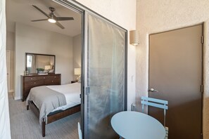 1 chambre, bureau, Wi-Fi gratuit, draps fournis