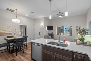 Dining - Sophisticated Elegance Spacious Condo (Tucson)