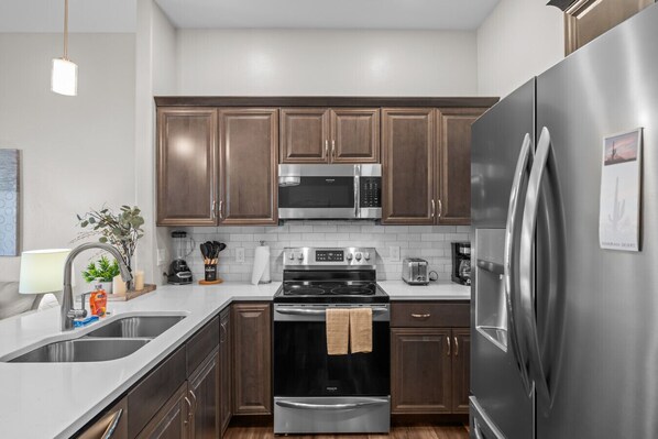 Fridge, microwave, oven, stovetop