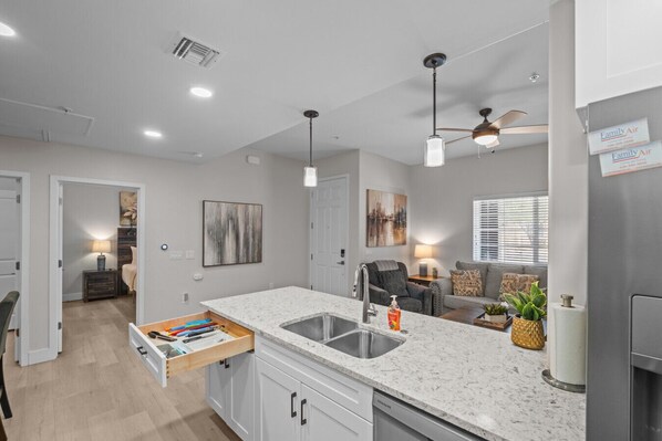 المنشأة من الداخل