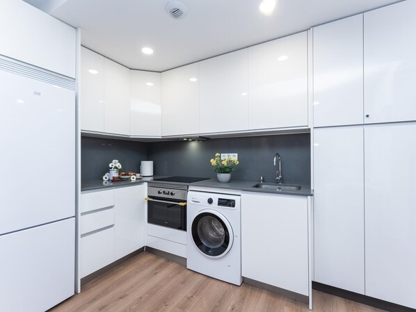 Fridge, microwave, oven, dishwasher