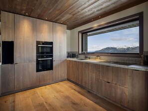 Fridge, microwave, dishwasher