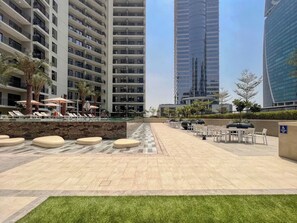 Tempat makan outdoor