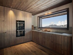 Fridge, microwave, dishwasher