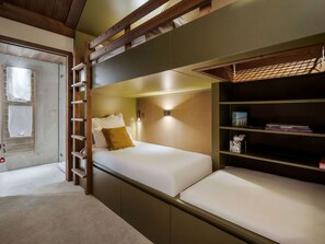 4 bedrooms, free WiFi, wheelchair access