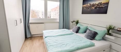 Silitysrauta/-lauta, internet, vuodevaatteet