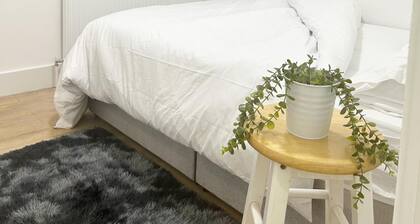 Harrow Haven - Spacious 3 Bedroom House