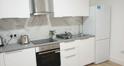 Harrow Haven - Spacious 3 Bedroom House