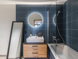 Hair dryer, towels