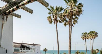 Bright apartment 50m from the beach with parking in Chiclana