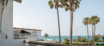 Bright apartment 50m from the beach with parking in Chiclana