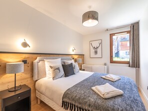 4 chambres, accès au Wi-Fi (inclus), literie fournie