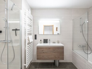Hair dryer, towels - Apartment for 10 with Wifi, pets allowed, garage in L'Alpe d'Huez (Huez)