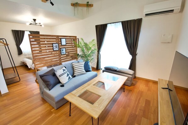 Apartemen | Tirai kedap cahaya, setrika/meja setrika, dan Wi-Fi gratis