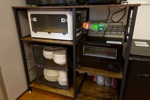 Apartment | Blackout drapes, iron/ironing board, free WiFi