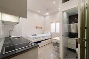 Iron/ironing board, free WiFi