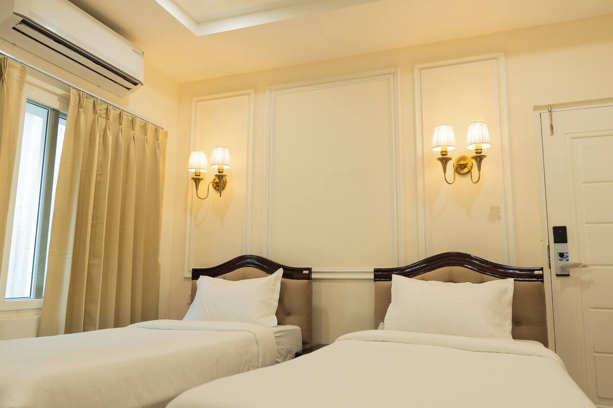 Comfort Single Room, 2 Single Beds | Desk, laptop workspace, free WiFi