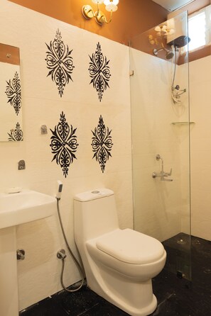 Shower, towels, soap, shampoo