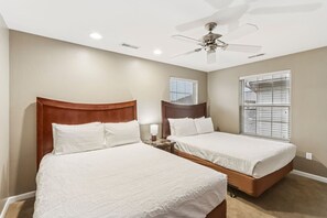 3 室のベッドルーム、アイロン / アイロン台、WiFi (無料)、ベッドシーツ