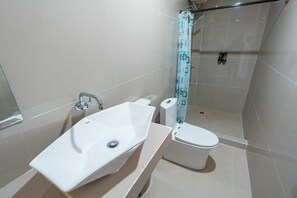Studio Deluxe, vue piscine | Salle de bain