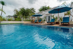 Piscine extérieure