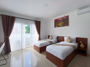 Deluxe Studio, Pool View