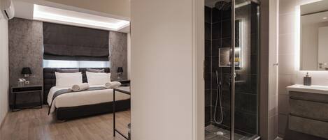 2 bedrooms, desk, iron/ironing board, travel crib