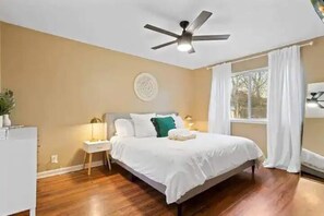 4 bedrooms, desk, iron/ironing board, travel crib